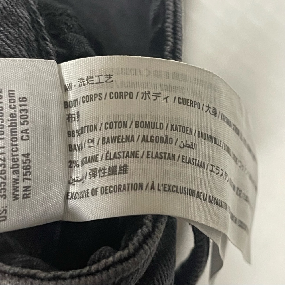 Hollister Women's Ultra High Rise Dad Jean Vintage Stretch Black Size 1R 26Wx28L - Picture 10 of 11